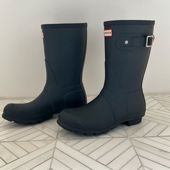 Hunter Navy Rubber Tall Rain Boots, US Size 8 - Picture 2 of 10